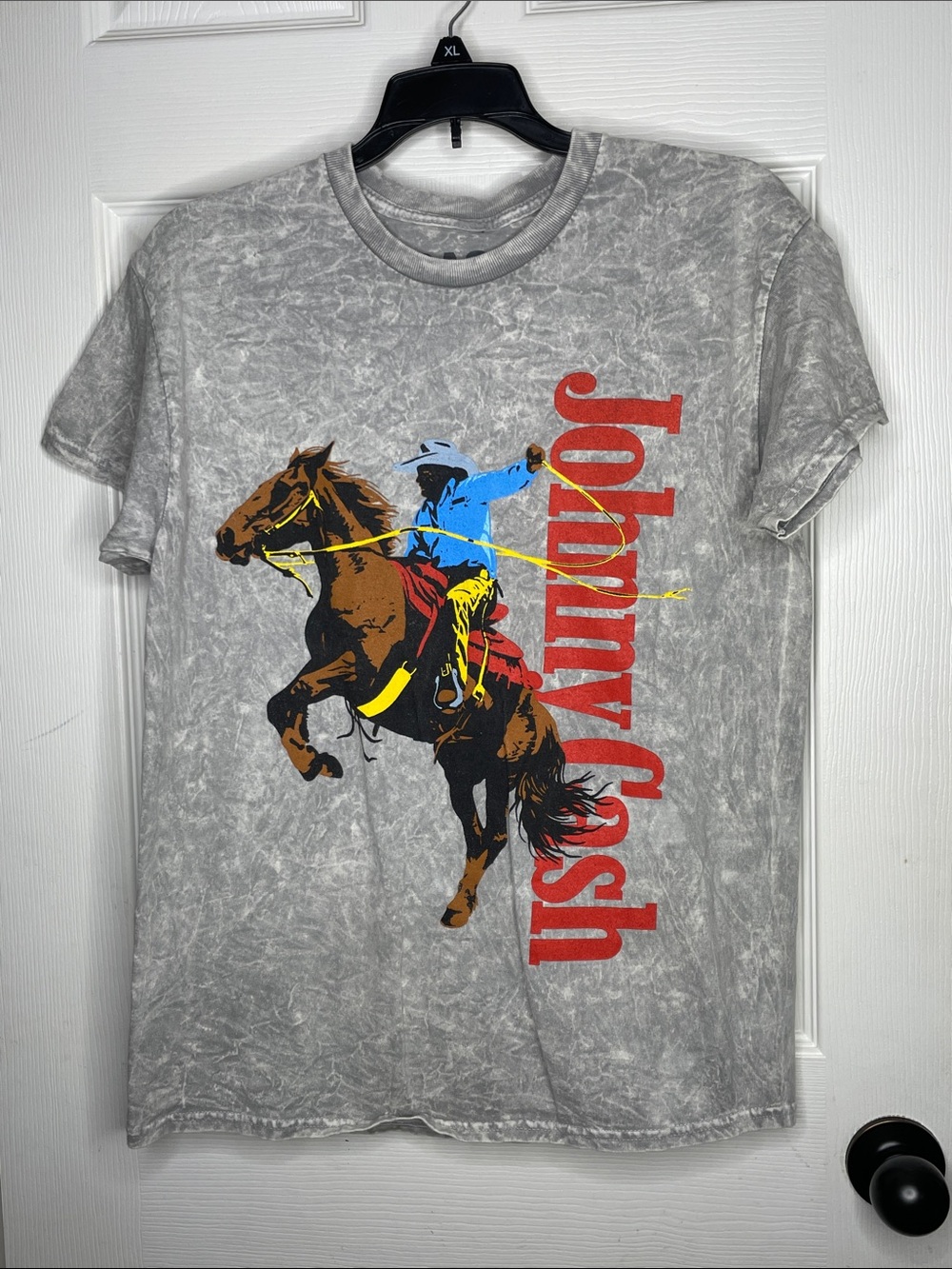 Johnny Cash Gray Short-Sleeve Graphic Tee. Size M
